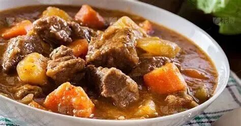 胡萝卜,牛肉,草本,精制土豆,土豆洋葱煮肉,传统,蔬菜,波兰,焖菜,食品